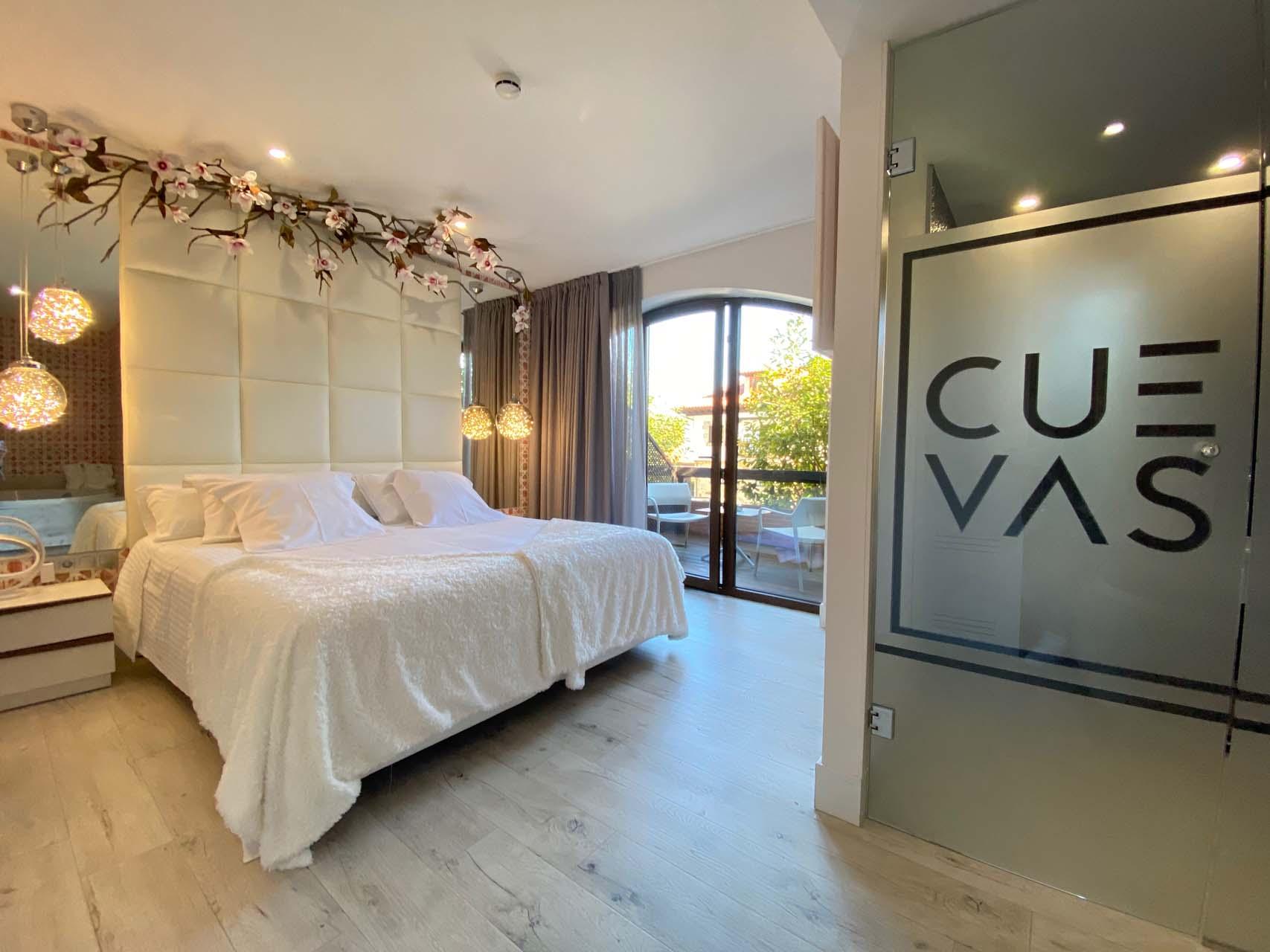 Hotel Cuevas - Adults Only ซันติยานาเดลมาร์ ภายนอก รูปภาพ